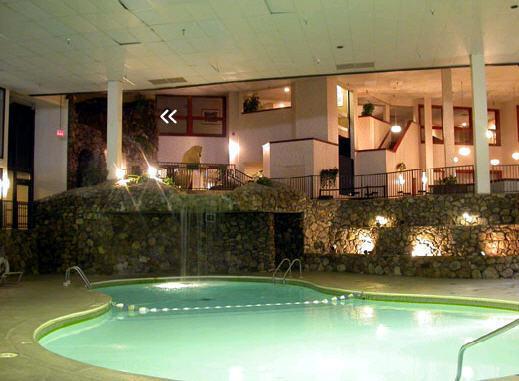 Отель Ramada Moline East Moline Экстерьер фото